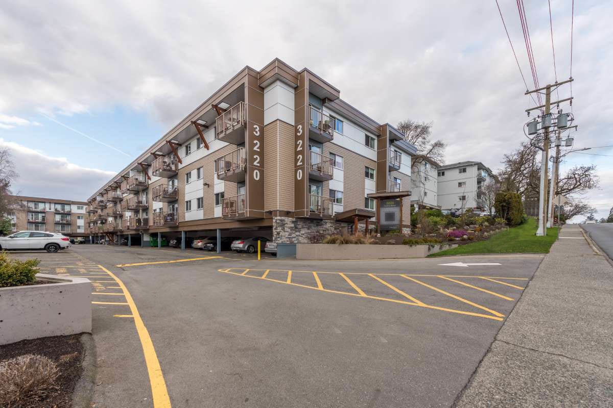 3220 Quadra Street, Saanich, BC, V8X 1G4 - 7