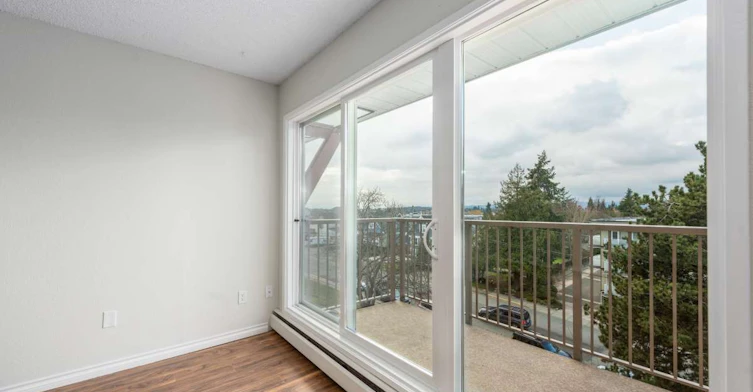 3220 Quadra Street, Saanich, BC, V8X 1G4 - 8