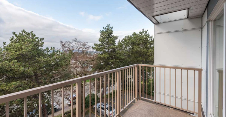 3220 Quadra Street, Saanich, BC, V8X 1G4 - 11
