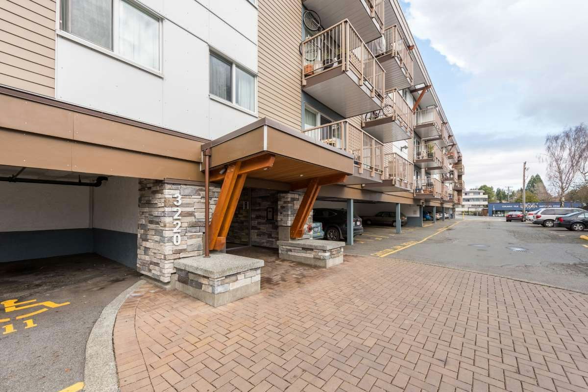 3220 Quadra Street, Saanich, BC, V8X 1G4