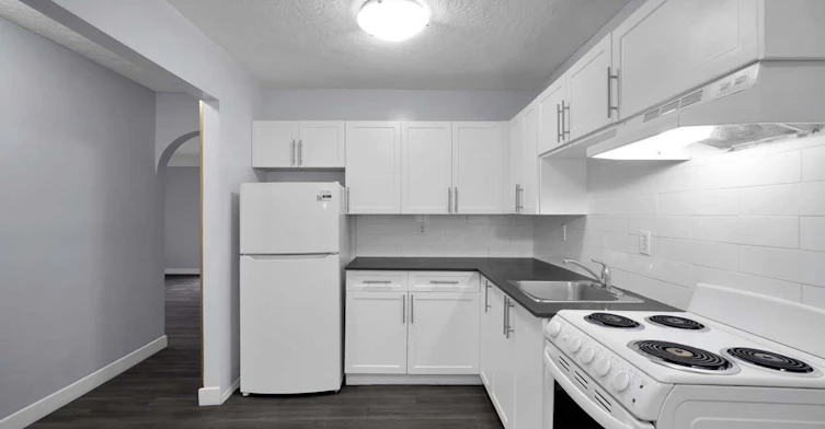 790 Dominion Road, Victoria, BC, V9A 4E7 - 4