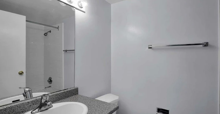 790 Dominion Road, Victoria, BC, V9A 4E7 - 9