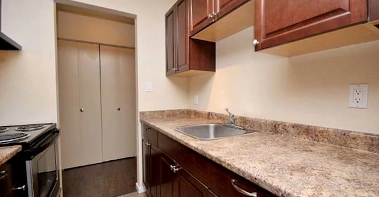 955 Humboldt Street, Victoria, BC, V8V 2Z9 - 9