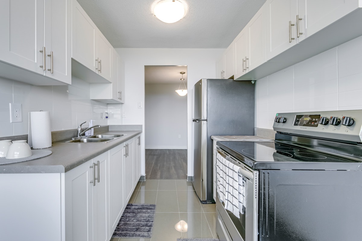 3 Knightsbridge Road, Brampton, ON, L6T 3X3 - 9