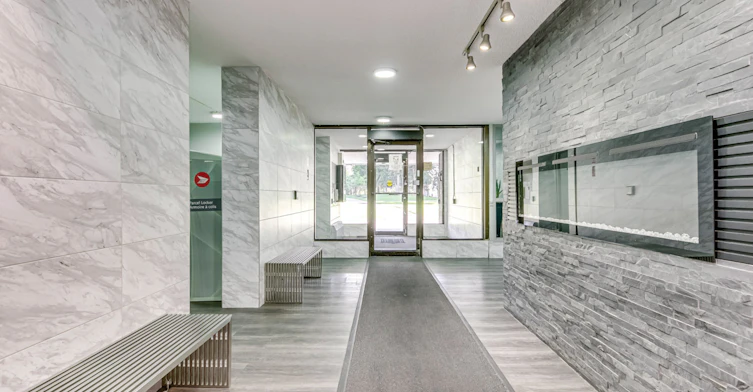 3 Knightsbridge Road, Brampton, ON, L6T 3X3 - 8