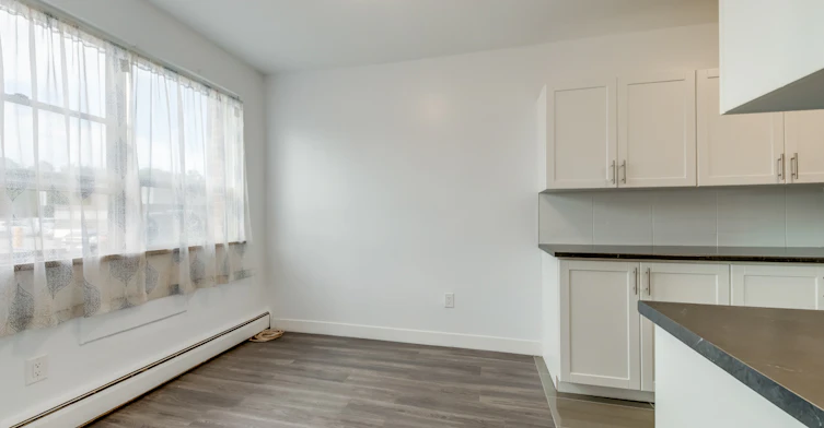640 Guelph Line, Burlington, ON, L7R 3M9 - 15