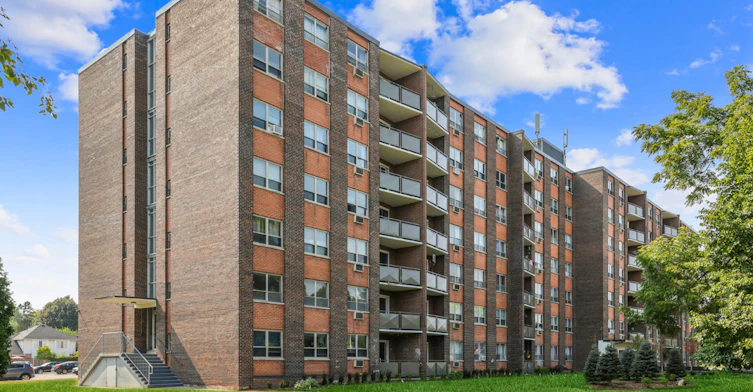 640 Guelph Line, Burlington, ON, L7R 3M9