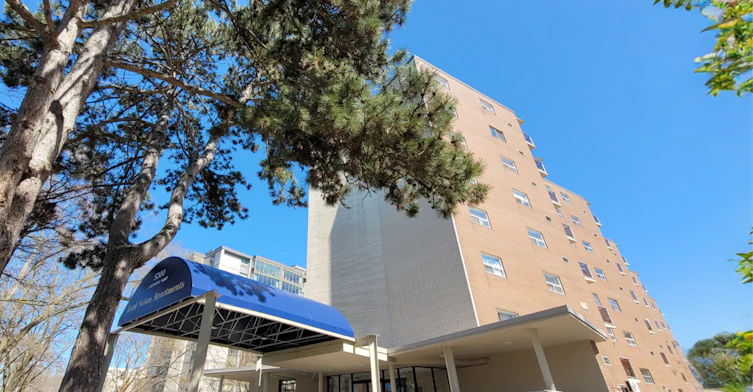 5200 Lakeshore Road, Burlington, ON, L7L 1C5
