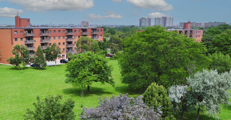 10 Blackfriar Avenue, Toronto, ON, M9R 3S4