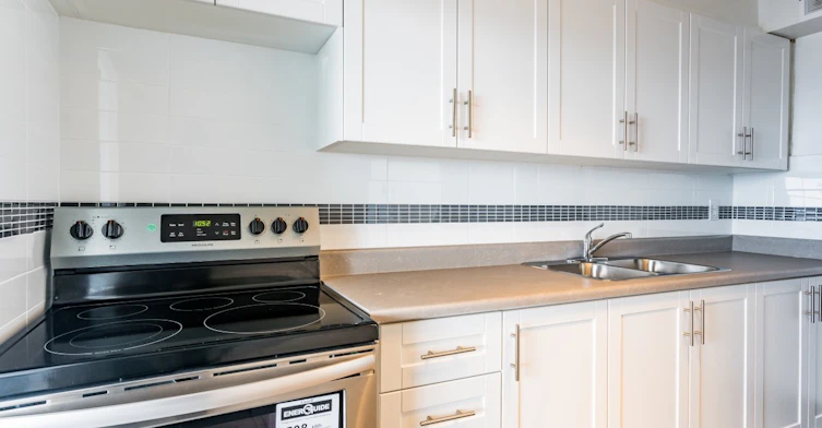 10 Blackfriar Avenue, Toronto, ON, M9R 3S4 - 10