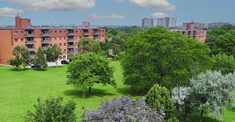 10 Blackfriar Avenue, Toronto, ON, M9R 3S4