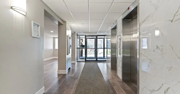 924 Wonderland Road South, London, ON, N6K 2V9 - 6