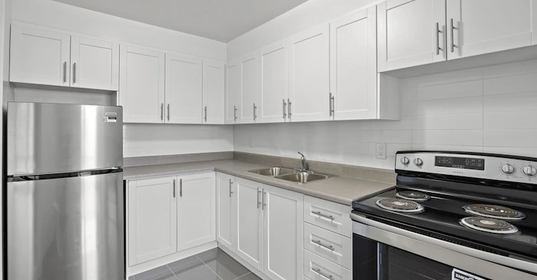 1055 Bloor Street, Mississauga, ON, L4Y 2N5 - 12