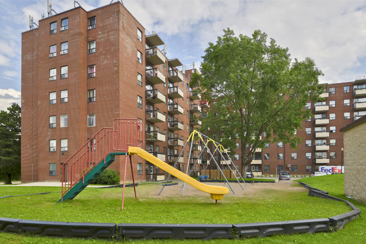3425 Morning Star Drive, Mississauga, ON, L4T 1X9 - 4