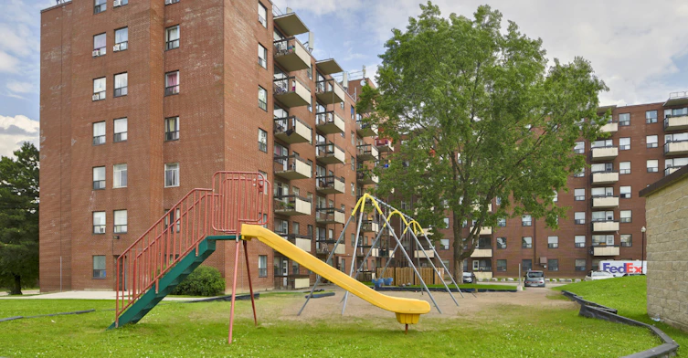 3425 Morning Star Drive, Mississauga, ON, L4T 1X9 - 4