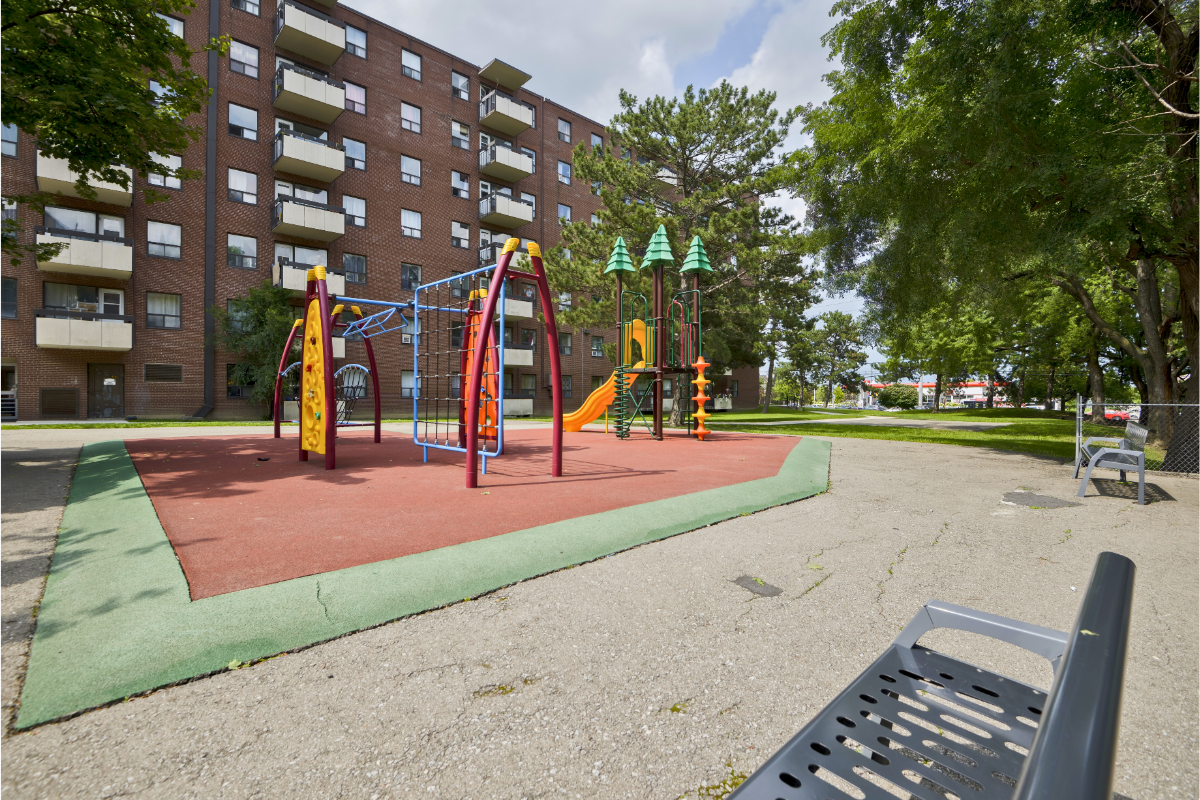 3425 Morning Star Drive, Mississauga, ON, L4T 1X9 - 7