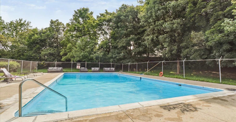 2121 Rathburn Road East, Mississauga, ON, L4W 2X3 - 10