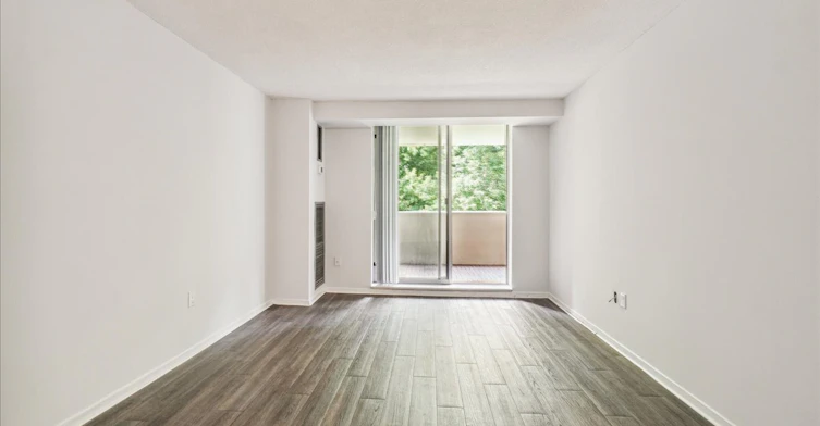 2121 Rathburn Road East, Mississauga, ON, L4W 2X3 - 3