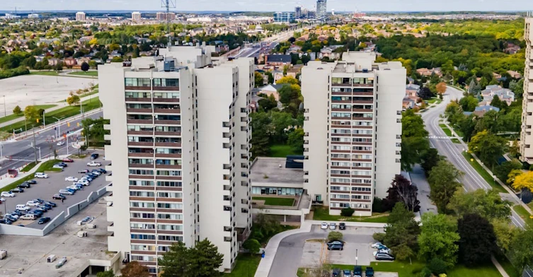 1297 Marlborough Court, Oakville, ON, L6H 2R7