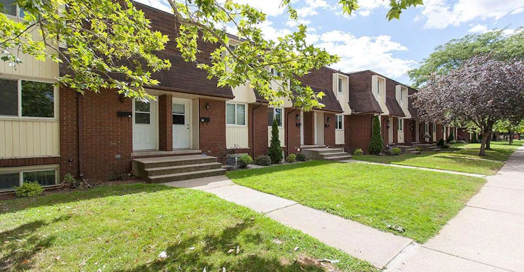 1273 Pontiac Court, Sarnia, ON, N7S 4M9