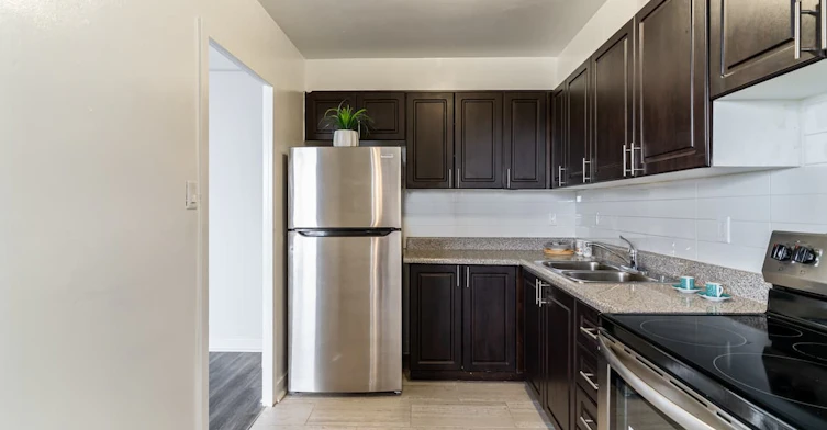 1050 Markham Road, Toronto, ON, M1H 2Y7 - 8