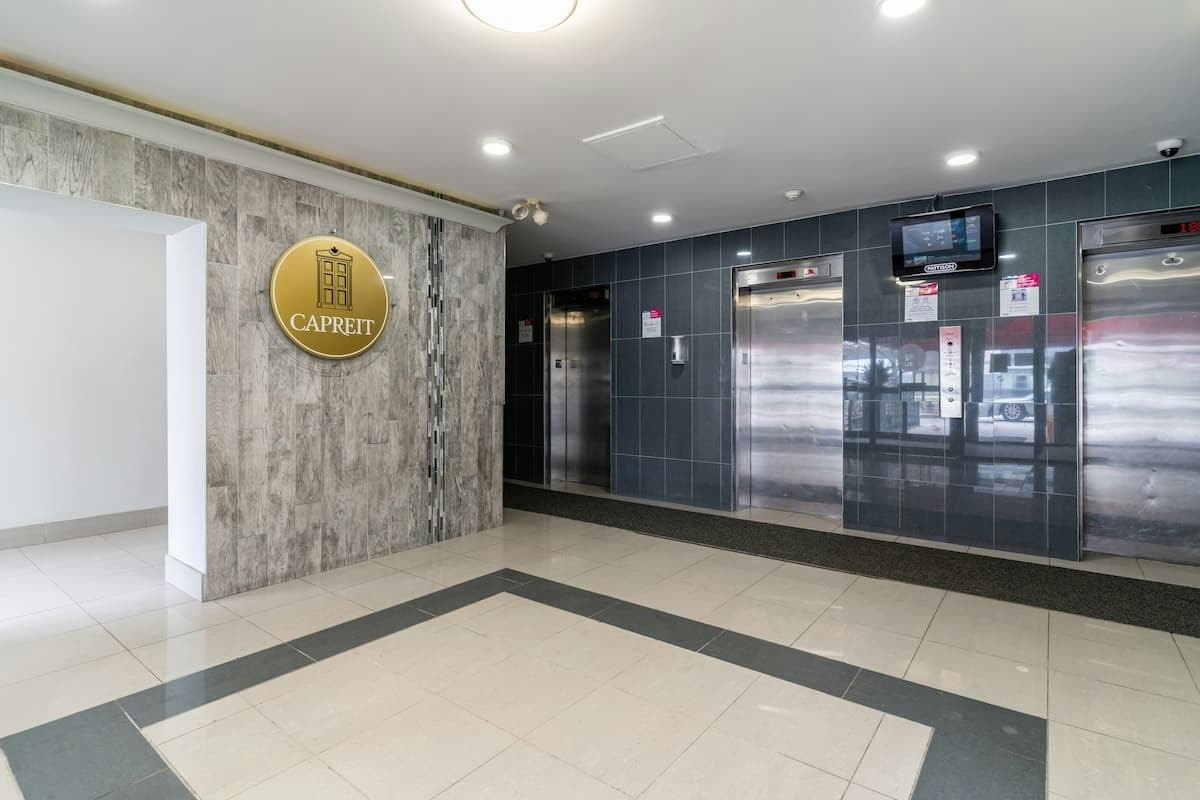 1050 Markham Road, Toronto, ON, M1H 2Y7 - 7