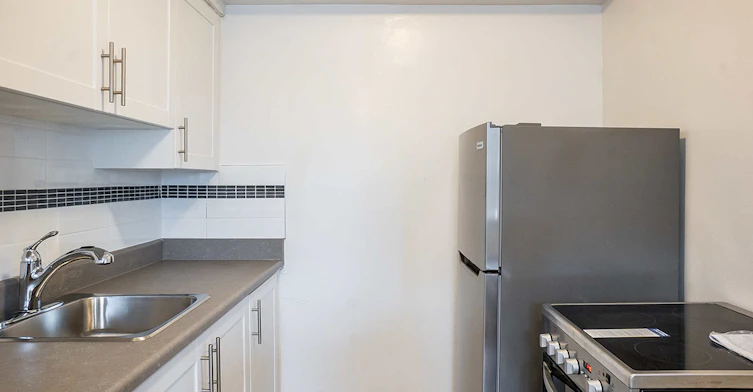 2928 Yonge Street, Toronto, ON, M4R 2K2 - 9