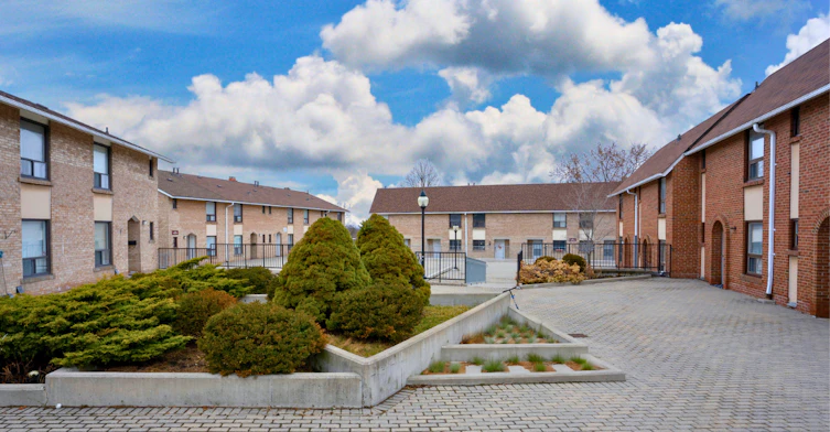75 Goodview Road, Toronto, ON, M2J 2K6