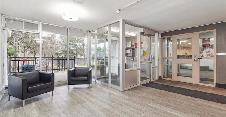 370 Mccowan Road, Toronto, ON, M1J 1J3 - 4