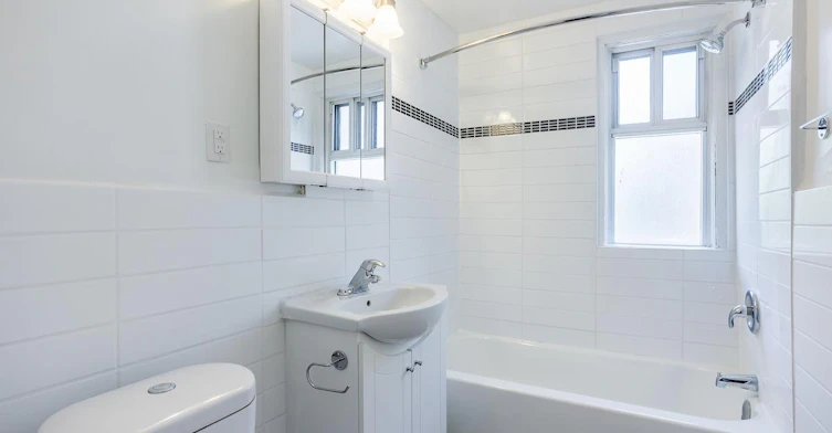 2527 Lake Shore Boulevard West, Toronto, ON, M8V 1E6 - 11