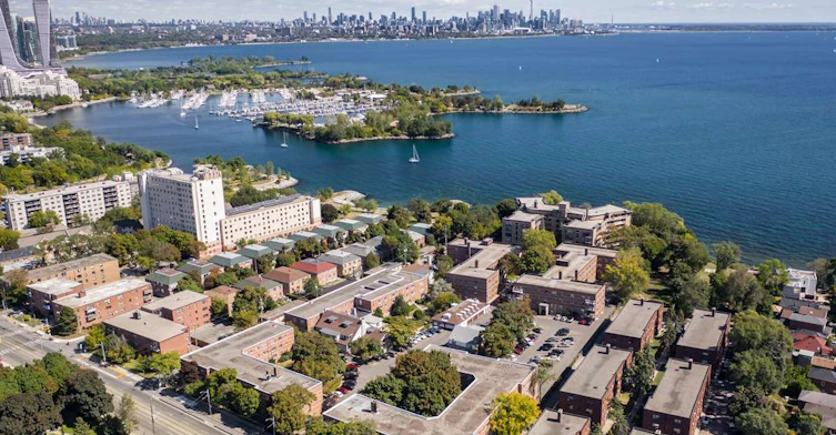 2527 Lake Shore Boulevard West, Toronto, ON, M8V 1E6 - 6