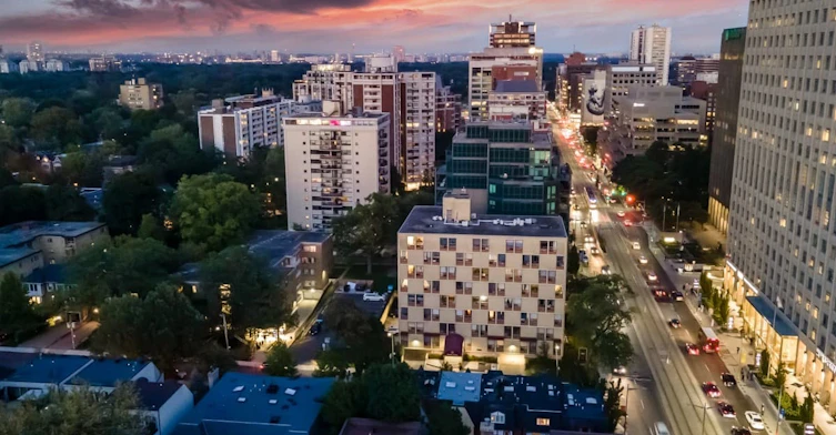 1 Oriole Road, Toronto, ON, M4V 2E7