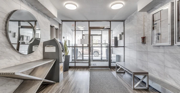 18 Panorama Court, Toronto, ON, M9V 3Z8 - 8