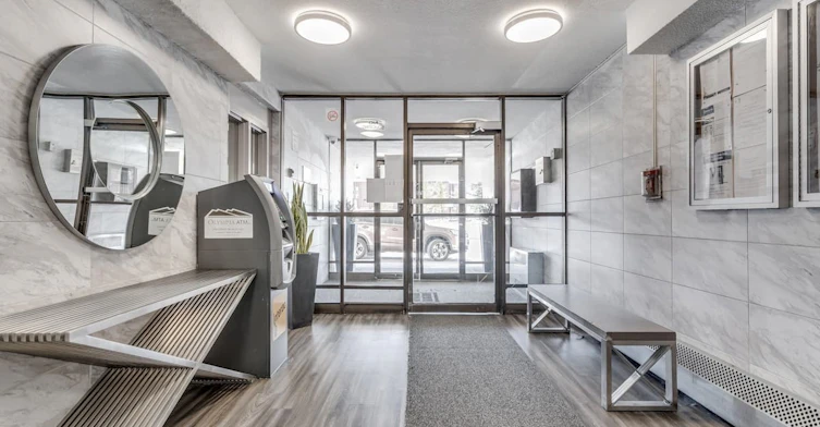 18 Panorama Court, Toronto, ON, M9V 3Z8 - 8