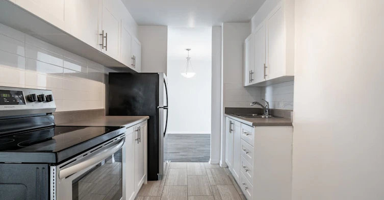 18 Panorama Court, Toronto, ON, M9V 3Z8 - 11
