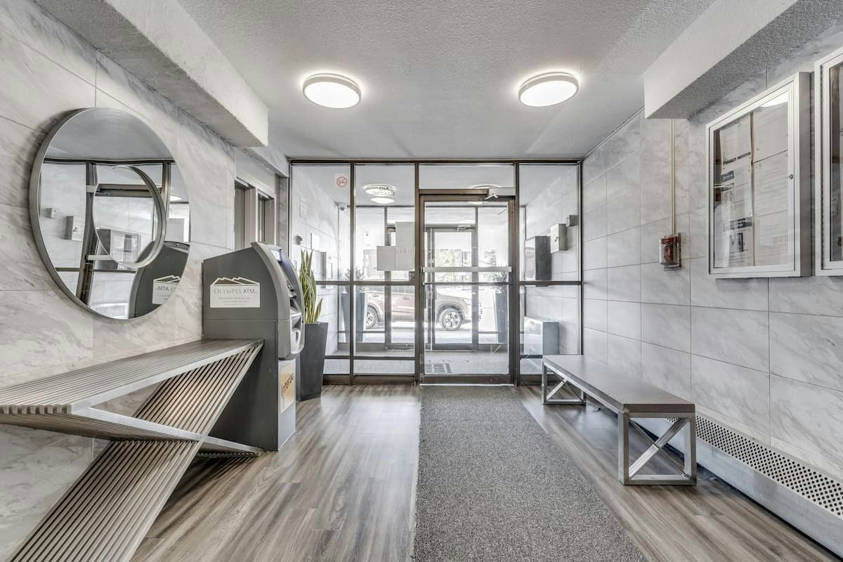 18 Panorama Court, Toronto, ON, M9V 3Z8 - 6