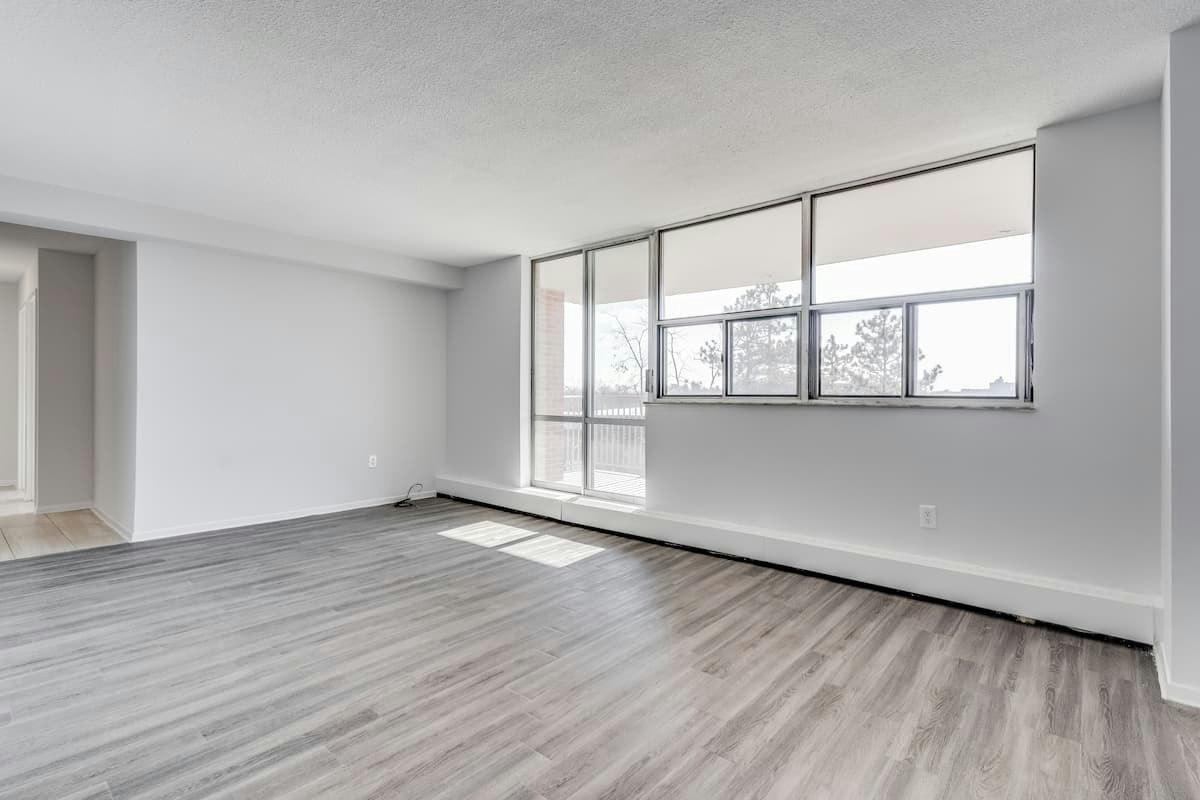 18 Panorama Court, Toronto, ON, M9V 3Z8 - 8