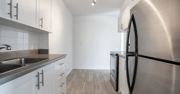 18 Panorama Court, Toronto, ON, M9V 3Z8 - 10