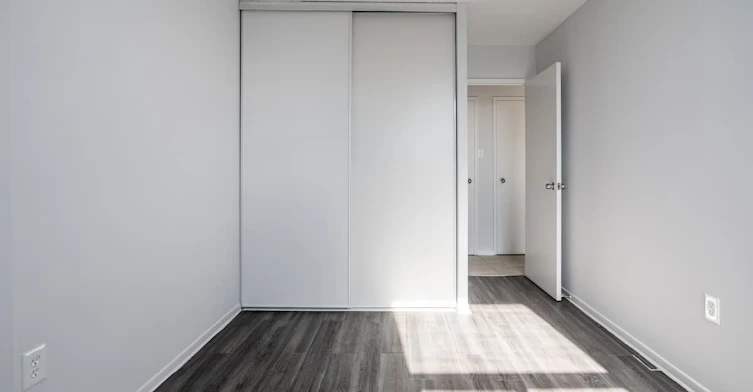 18 Panorama Court, Toronto, ON, M9V 3Z8 - 11