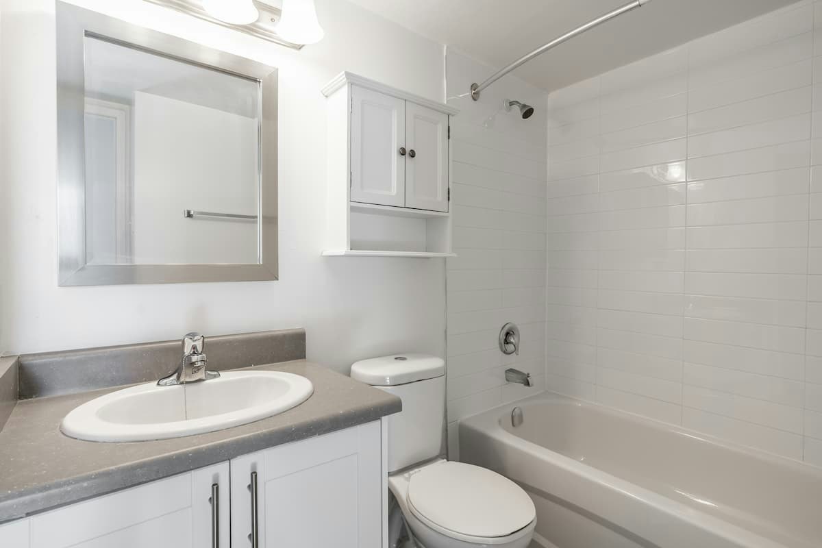 18 Panorama Court, Toronto, ON, M9V 3Z8 - 12