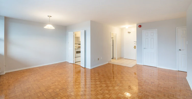 9 Roanoke Road, Toronto, ON, M3A 1E3 - 7