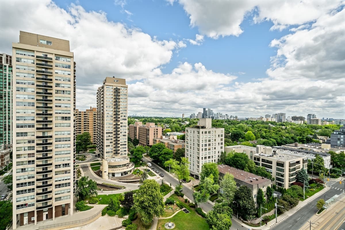 355 St. Clair Avenue West, Toronto, ON, M5P 1N5 - 4