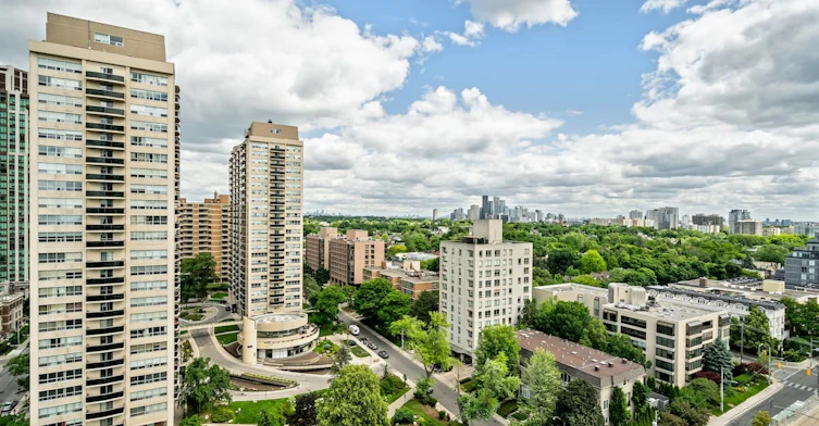 355 St. Clair Avenue West, Toronto, ON, M5P 1N5 - 4