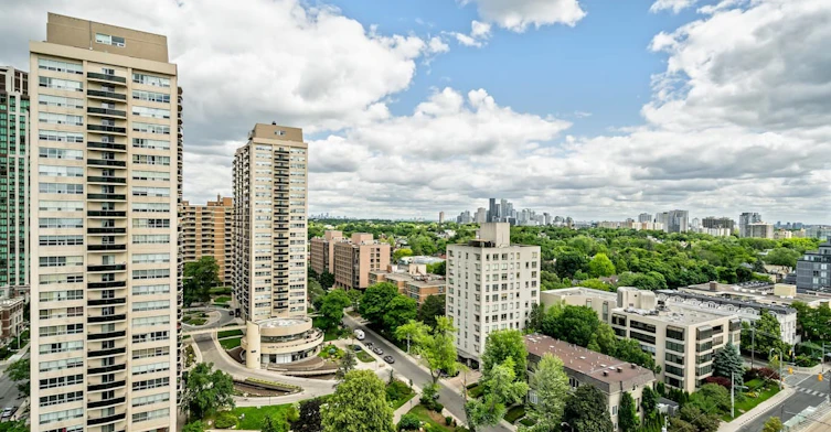 355 St. Clair Avenue West, Toronto, ON, M5P 1N5 - 5