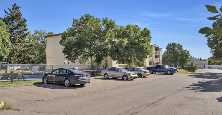 4902 Queen Street, Regina, SK, S4S 6X4 - 12