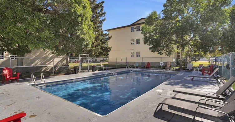 4902 Queen Street, Regina, SK, S4S 6X4 - 5
