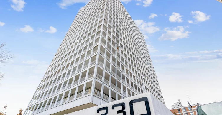 330 Spadina Road, Toronto, ON, M5R 2V9