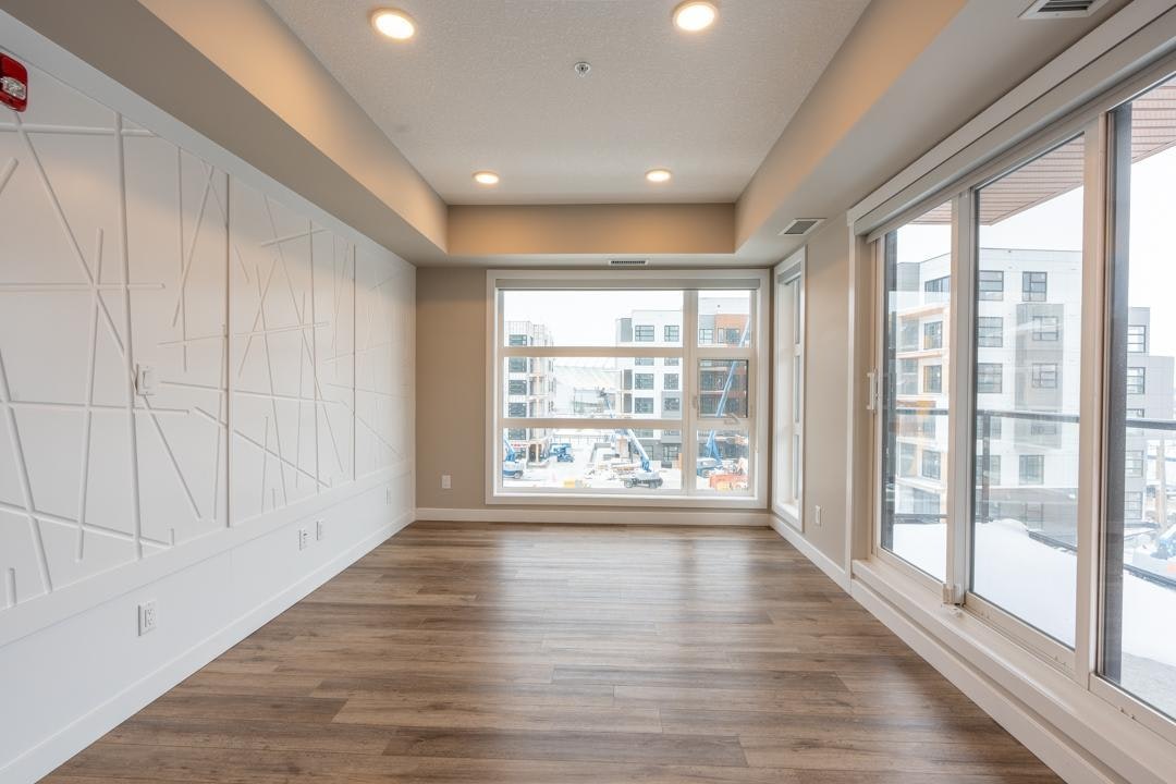 208-8455 106a Avenue Northwest, Edmonton, AB, T5H 0X4 - 10