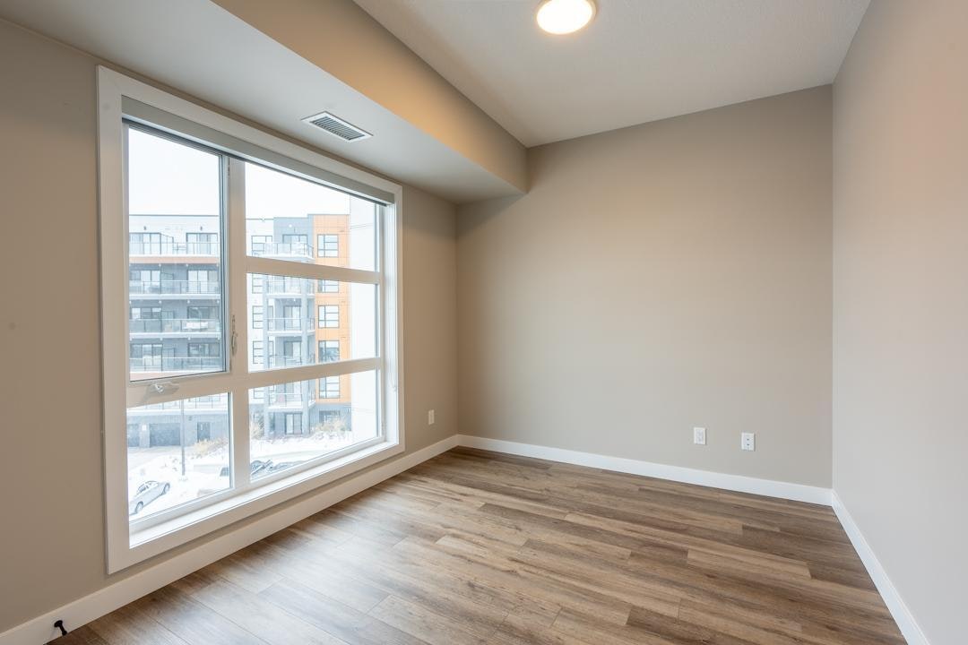 215-8455 106a Avenue Northwest, Edmonton, AB, T5H 0X4 - 13