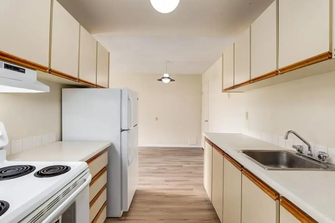 624-10500 45 Avenue NW, Edmonton, AB, T6H 0A1 - 30